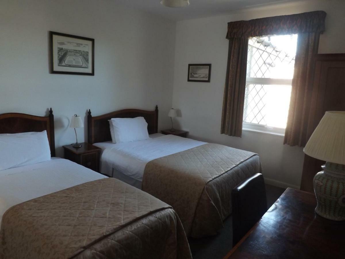 Отель Ashleigh House Ковентри Экстерьер фото