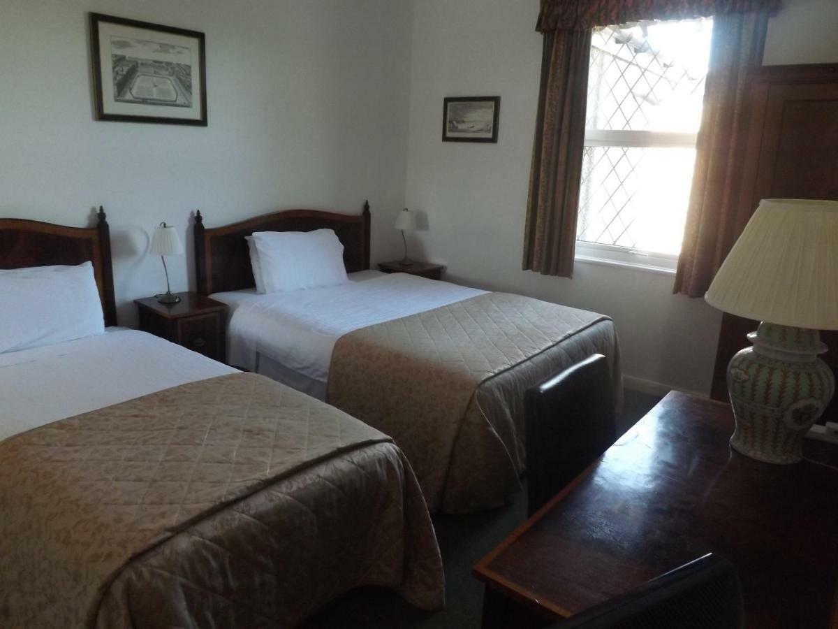Отель Ashleigh House Ковентри Экстерьер фото